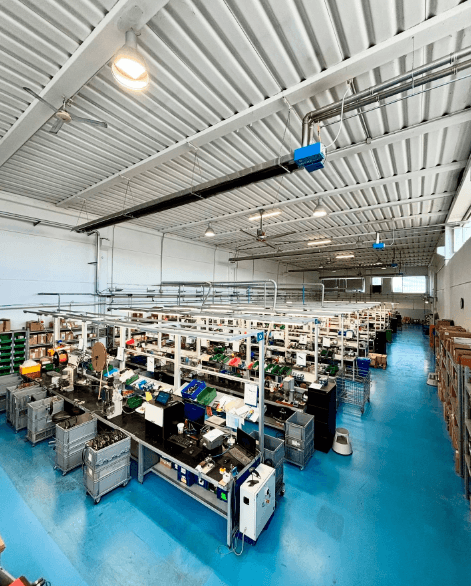 Vista dall'alto delle linee di assemblaggio nello stabilimento Mascarello